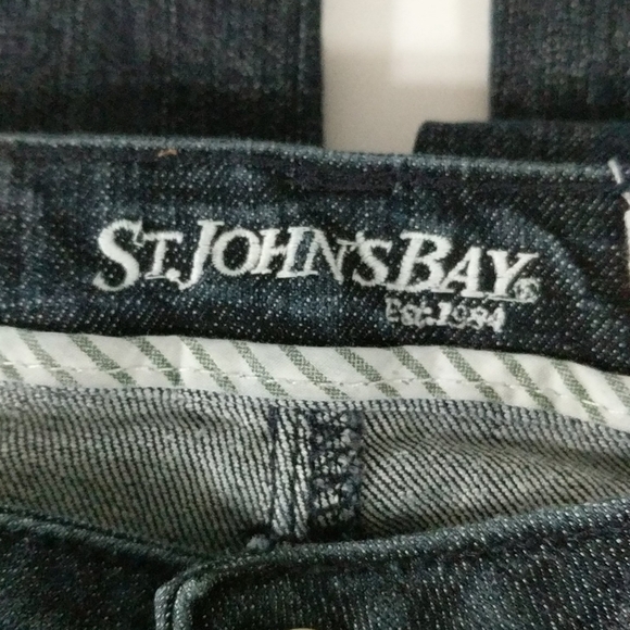 St. John's Bay Straight Leg Classic Fit Dark Wash Jeans - size 8 Petite - Picture 2 of 7